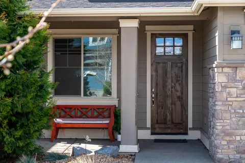 61048 Manhae Loop, Bend, OR 97702 photo 3
