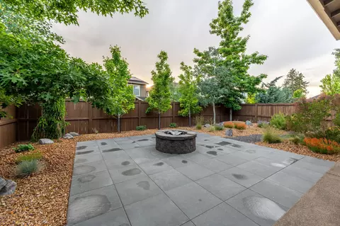 61048 Manhae Loop, Bend, OR 97702 photo 42