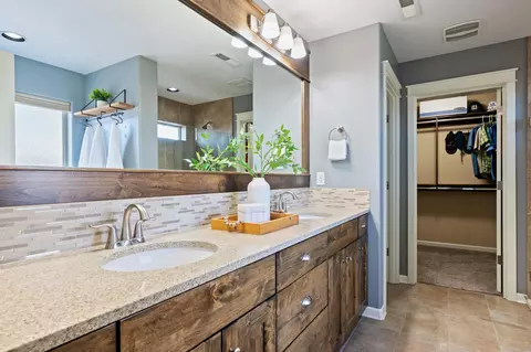 61048 Manhae Loop, Bend, OR 97702 photo 27