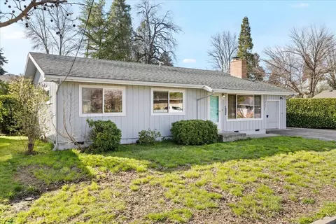 416 Willamette Ave, Medford, OR 97504