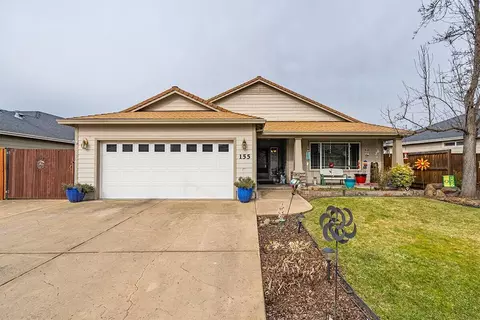 155 Glenwood Dr, Eagle Point, OR 97524