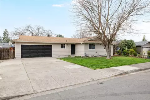 3009 Tahitian Ave, Medford, OR 97504