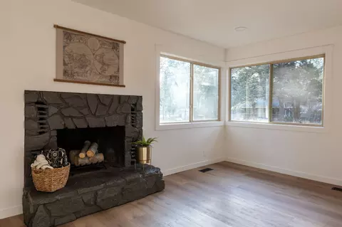 Living - 20356 Shahala Ct, Bend, OR 97702 photo 3 of 5