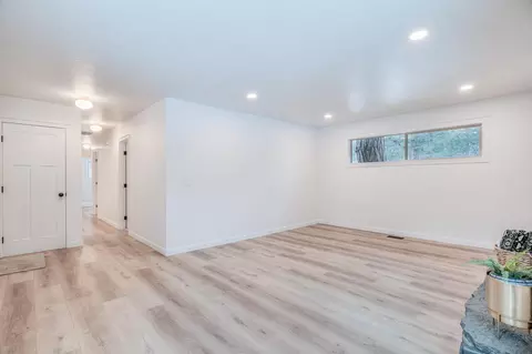 Living - 20356 Shahala Ct, Bend, OR 97702 photo 5 of 5