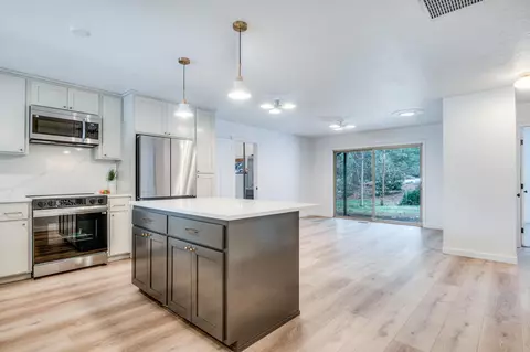 Kitchen - 20356 Shahala Ct, Bend, OR 97702 photo 1 of 8