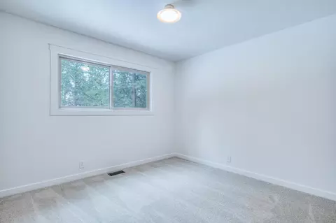 Bedroom - 20356 Shahala Ct, Bend, OR 97702 photo 5 of 6