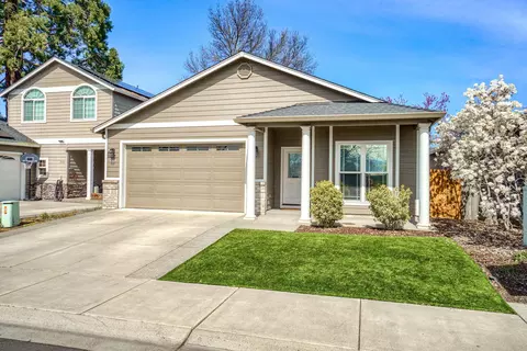 2509 Brookdale Dr, Central Point, OR 97502