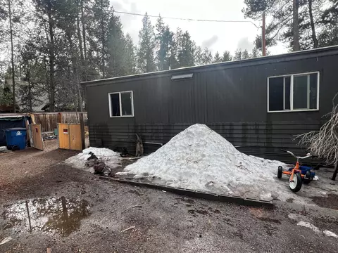56493 Meteor Dr, Bend, OR 97707 photo 2