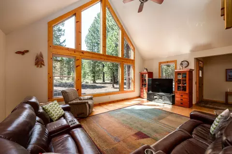 Living - 56072 Remington Dr, Bend, OR 97707 photo 1 of 3