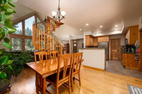 Dining - 56072 Remington Dr, Bend, OR 97707 photo 2 of 2