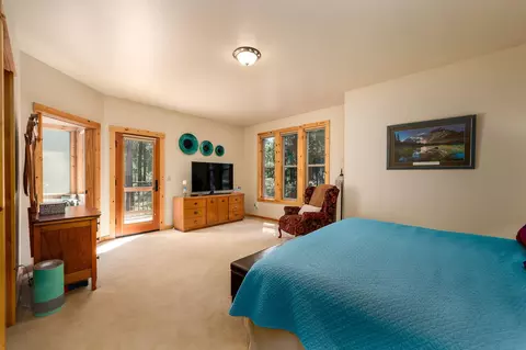 Bedroom - 56072 Remington Dr, Bend, OR 97707 photo 1 of 2
