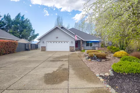 1110 Cashmere Dr, Grants Pass, OR 97527