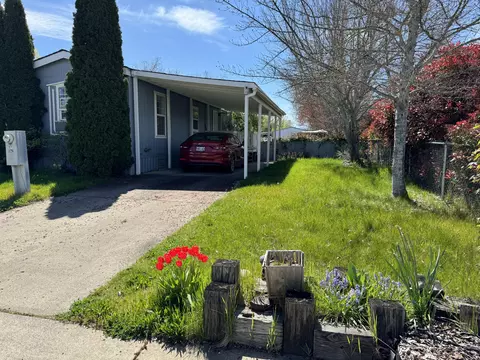 6850 Downing Rd #SPC 57, Central Point, OR 97502