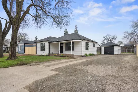 309 N Columbus Ave, Medford, OR 97501