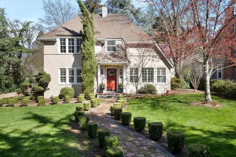 1711 E Main St, Medford, OR 97504