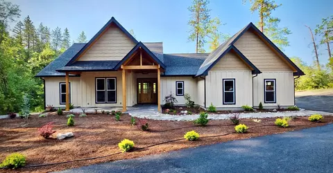3340 Redwood Hwy, Grants Pass, OR 97527