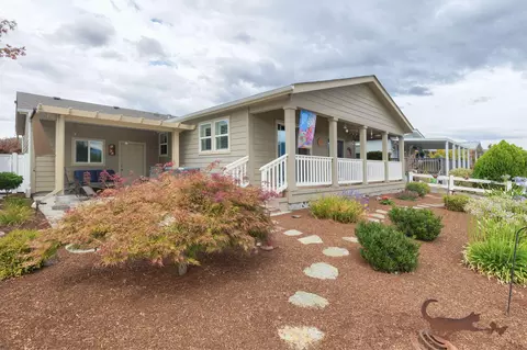 291 Kingsley Dr, Grants Pass, OR 97526