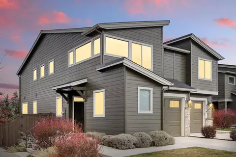 704 NE Vail Ln, Bend, OR 97701