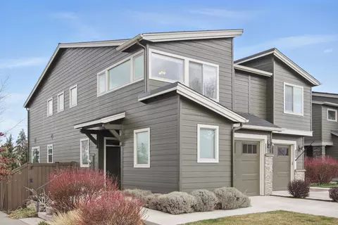 Exterior - 704 NE Vail Ln, Bend, OR 97701 photo 3 of 7