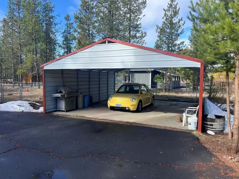 17219 Bakersfield Rd, Bend, OR 97707 photo 3