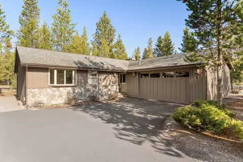 57683 Dutchman Ln #6, Sunriver, OR 97707