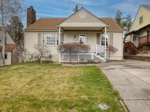 2039 Lawrence St, Klamath Falls, OR 97601
