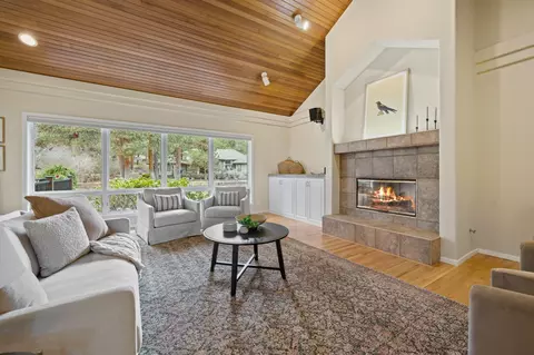20400 Keystone Ct, Bend, OR 97702