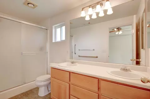 587 S Royal Ave, Eagle Point, OR 97524 photo 11