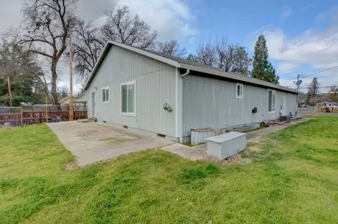 587 S Royal Ave, Eagle Point, OR 97524 photo 20