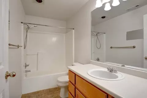 587 S Royal Ave, Eagle Point, OR 97524 photo 13