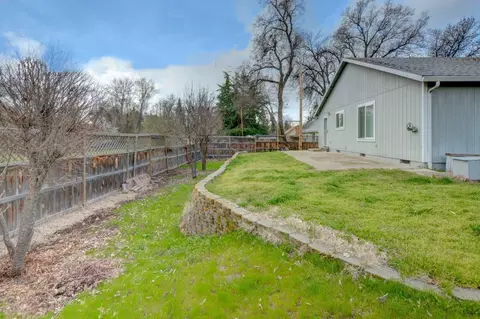 587 S Royal Ave, Eagle Point, OR 97524 photo 22