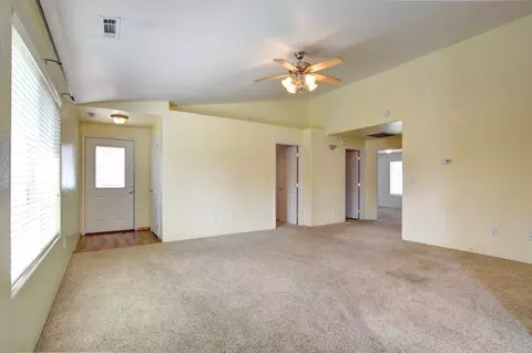 587 S Royal Ave, Eagle Point, OR 97524 photo 5