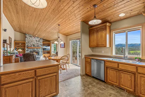 446 Ayres Rd, Eagle Point, OR 97524 photo 21