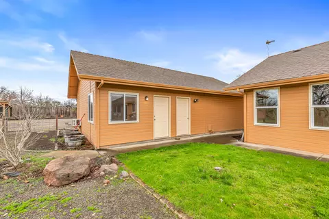 446 Ayres Rd, Eagle Point, OR 97524 photo 36