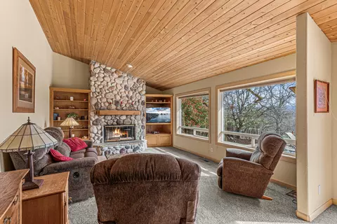 446 Ayres Rd, Eagle Point, OR 97524 photo 12