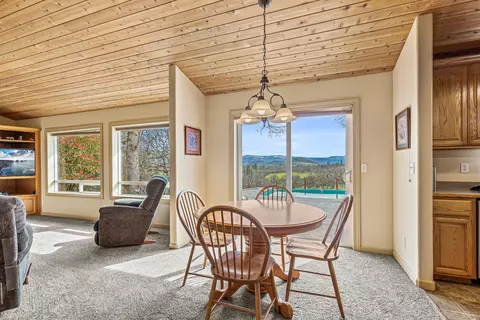 446 Ayres Rd, Eagle Point, OR 97524 photo 16