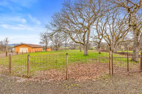 446 Ayres Rd, Eagle Point, OR 97524 photo 51