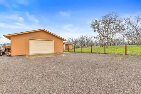 446 Ayres Rd, Eagle Point, OR 97524 photo 52