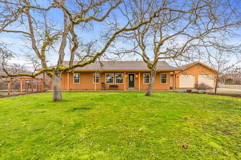 446 Ayres Rd, Eagle Point, OR 97524 photo 6