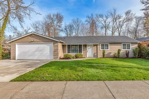 2725 Randolph St, Medford, OR 97504