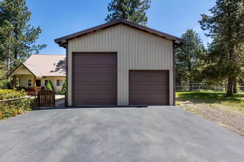 55480 Gross Dr, Bend, OR 97707 photo 3