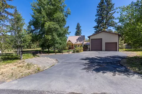 55480 Gross Dr, Bend, OR 97707 photo 2