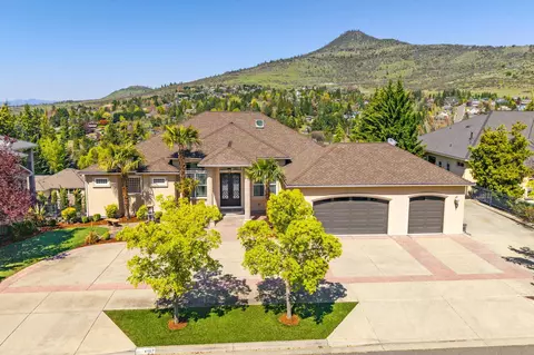 107 Monterey Dr, Medford, OR 97504