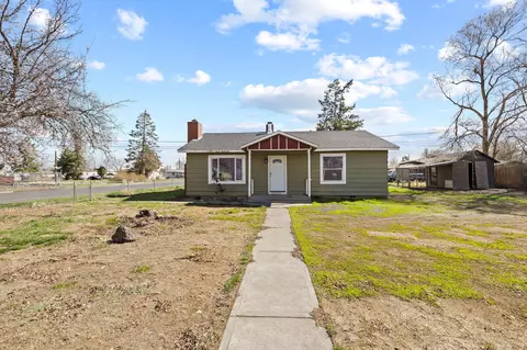 210 SE Jackson St, Redmond, OR 97756
