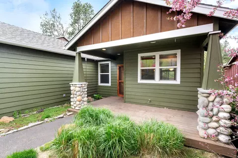 19452 Brookside Way, Bend, OR 97702 photo 2