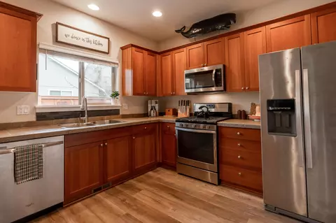 Kitchen - 20041 Voltera Pl, Bend, OR 97702 photo 2 of 2