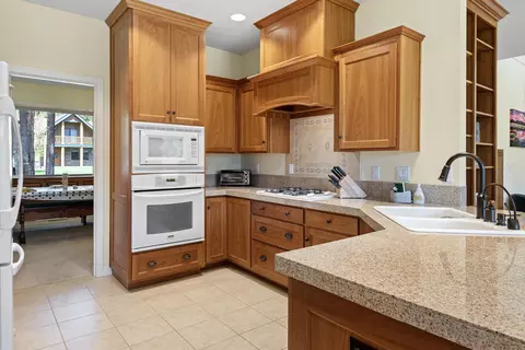 Kitchen - 16775 Pony Express Way, Bend, OR 97707 photo 2 of 2