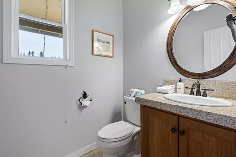 Bath - 16775 Pony Express Way, Bend, OR 97707 photo 3 of 4