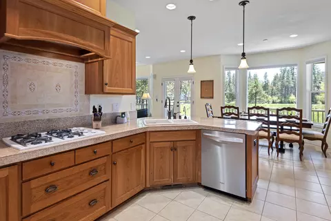 Kitchen - 16775 Pony Express Way, Bend, OR 97707 photo 1 of 2