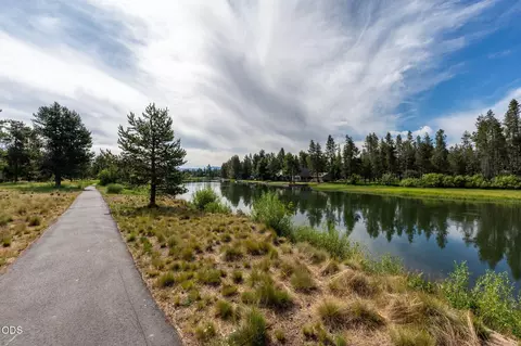 View/Area - 16775 Pony Express Way, Bend, OR 97707 photo 3 of 19